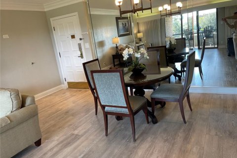 Condo in Palm Harbor, Florida, 1 bedroom № 2202535 - photo 3