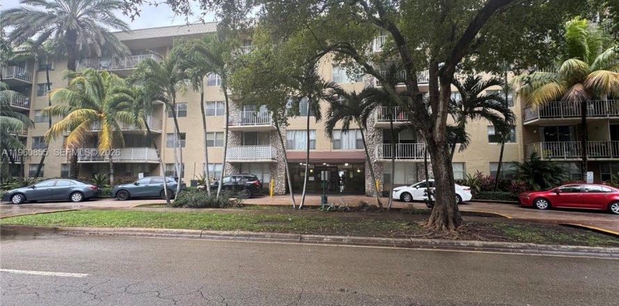 Condo à North Miami, Floride, 1 chambre  № 2023629