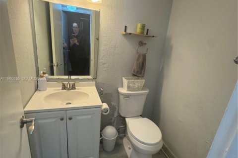 Copropriété à louer à North Miami, Floride: 1 chambre, 62.52 m2 № 2023629 - photo 6