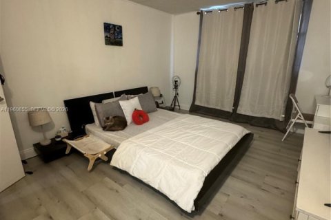 Copropriété à louer à North Miami, Floride: 1 chambre, 62.52 m2 № 2023629 - photo 7