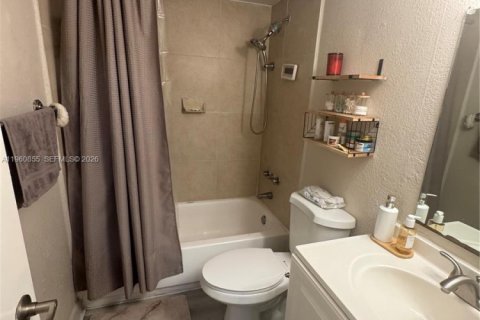 Copropriété à louer à North Miami, Floride: 1 chambre, 62.52 m2 № 2023629 - photo 10