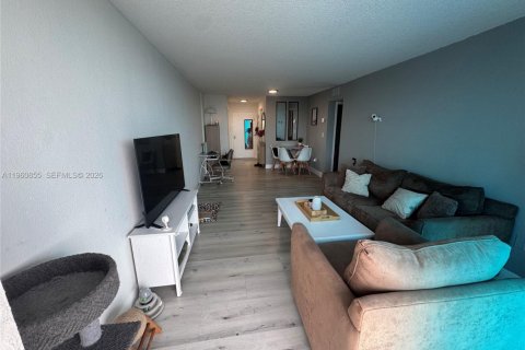 Copropriété à louer à North Miami, Floride: 1 chambre, 62.52 m2 № 2023629 - photo 4