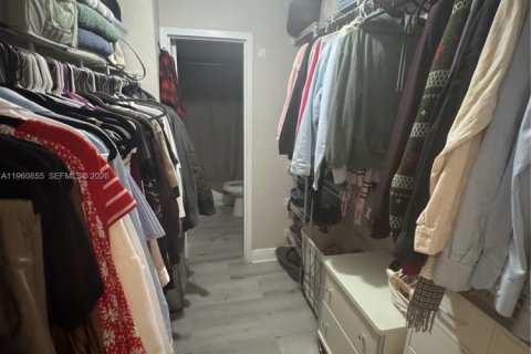 Copropriété à louer à North Miami, Floride: 1 chambre, 62.52 m2 № 2023629 - photo 9