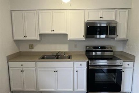 House in Wildwood, Florida 3 bedrooms, 88.26 sq.m. № 1548587 - photo 13
