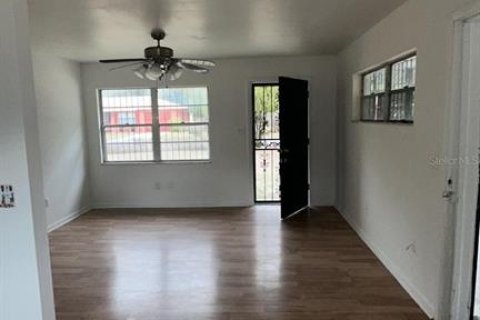 House in Wildwood, Florida 3 bedrooms, 88.26 sq.m. № 1548587 - photo 6