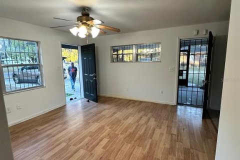 House in Wildwood, Florida 3 bedrooms, 88.26 sq.m. № 1548587 - photo 8