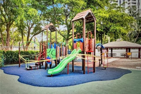 Condominio en venta en Miami, Florida, 2 dormitorios, 141.21 m2 № 1993683 - foto 22