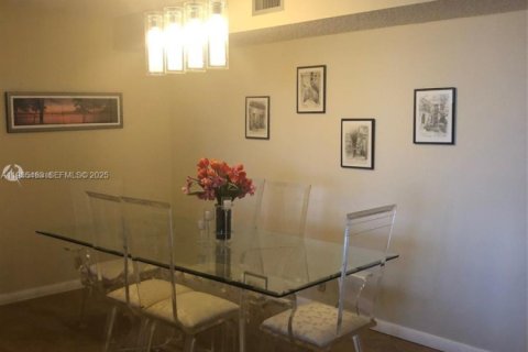 Condominio en venta en Miami, Florida, 2 dormitorios, 141.21 m2 № 1993683 - foto 5