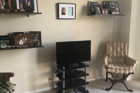 Condominio en venta en Miami, Florida, 2 dormitorios, 141.21 m2 № 1993683 - foto 16