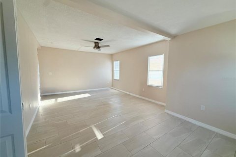 Villa ou maison à vendre à Bradenton, Floride: 3 chambres, 105.72 m2 № 2215358 - photo 4