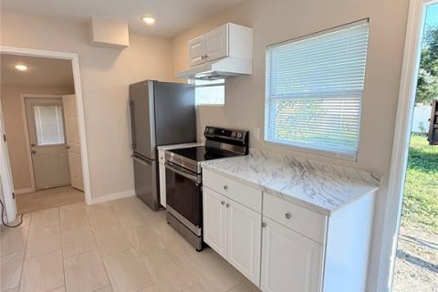 Villa ou maison à vendre à Bradenton, Floride: 3 chambres, 105.72 m2 № 2215358 - photo 7