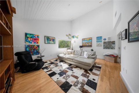 Casa en venta en Pinecrest, Florida, 7 dormitorios, 558.71 m2 № 2047448 - foto 19