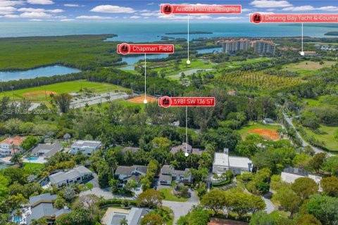 Casa en venta en Pinecrest, Florida, 7 dormitorios, 558.71 m2 № 2047448 - foto 2