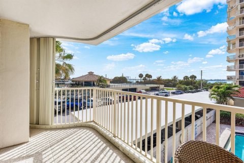 Condo in Riviera Beach, Florida, 2 bedrooms  № 2190817 - photo 28