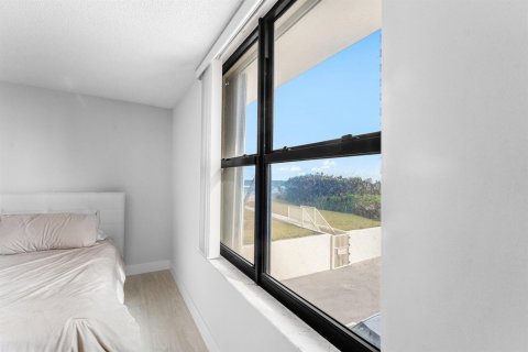 Condo in Riviera Beach, Florida, 2 bedrooms  № 2190817 - photo 16