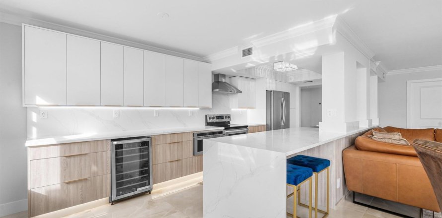 Condo in Riviera Beach, Florida, 2 bedrooms  № 2190817