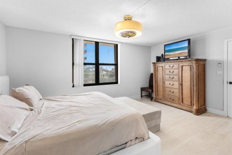 Condo in Riviera Beach, Florida, 2 bedrooms  № 2190817 - photo 17