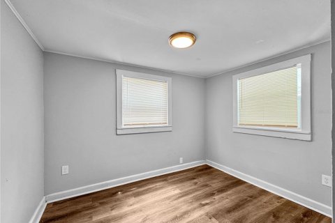 House in Tampa, Florida 3 bedrooms, 87.14 sq.m. № 2378021 - photo 10