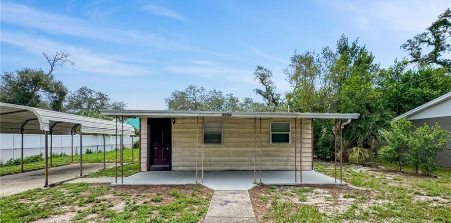 House in Tampa, Florida 3 bedrooms, 87.14 sq.m. № 2378021