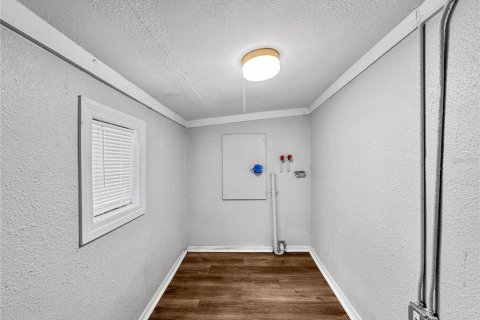 House in Tampa, Florida 3 bedrooms, 87.14 sq.m. № 2378021 - photo 13