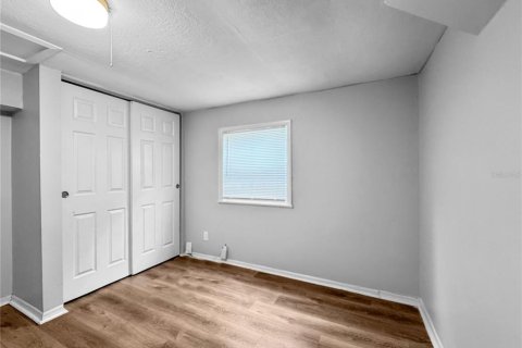 House in Tampa, Florida 3 bedrooms, 87.14 sq.m. № 2378021 - photo 6
