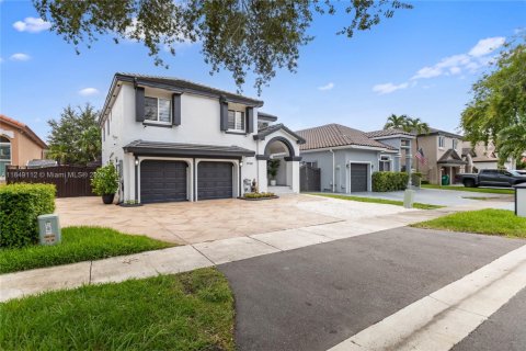 House in Miami Lakes, Florida 5 bedrooms № 1850769 - photo 5