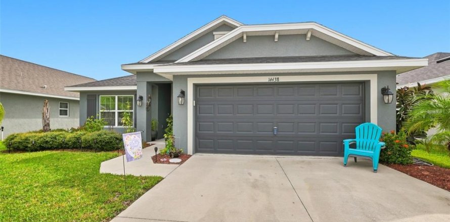 House in Wimauma, Florida 4 bedrooms, 169.08 sq.m. № 2139117