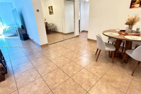 Купить кондоминиум в Холливуд, Флорида 2 спальни, 105.07м2, № 2005406 - фото 13