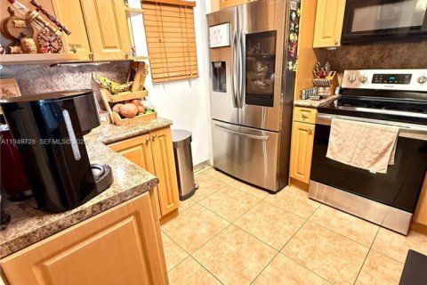 Купить кондоминиум в Холливуд, Флорида 2 спальни, 105.07м2, № 2005406 - фото 4