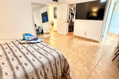 Купить кондоминиум в Холливуд, Флорида 2 спальни, 105.07м2, № 2005406 - фото 7