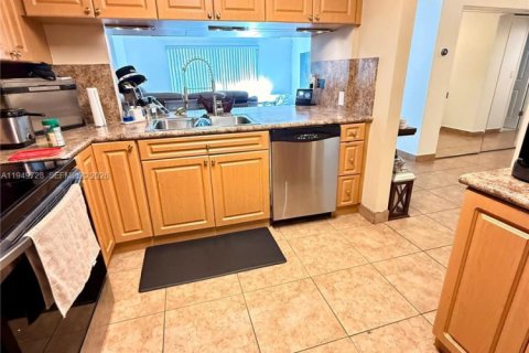 Купить кондоминиум в Холливуд, Флорида 2 спальни, 105.07м2, № 2005406 - фото 6