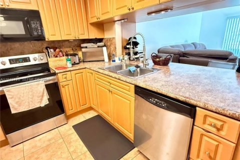 Купить кондоминиум в Холливуд, Флорида 2 спальни, 105.07м2, № 2005406 - фото 5