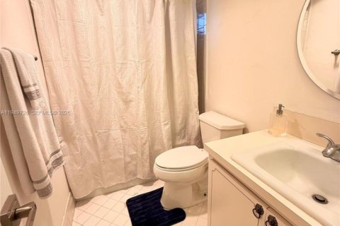 Купить кондоминиум в Холливуд, Флорида 2 спальни, 105.07м2, № 2005406 - фото 18