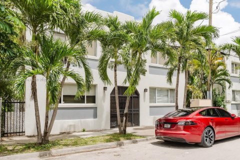 Condo in Miami, Florida, 2 bedrooms  № 1836182 - photo 14