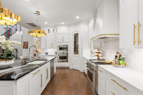 Casa en venta en Orlando, Florida, 5 dormitorios, 369.94 m2 № 2222063 - foto 24