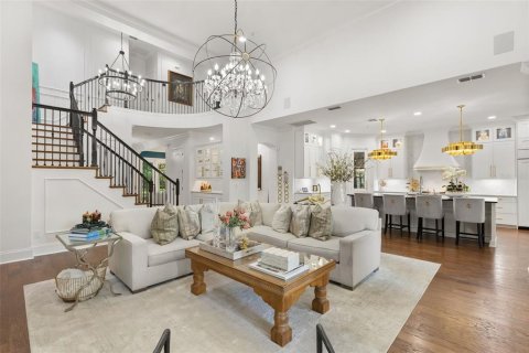 Casa en venta en Orlando, Florida, 5 dormitorios, 369.94 m2 № 2222063 - foto 10