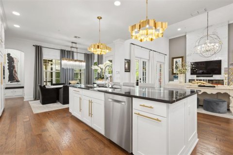 Casa en venta en Orlando, Florida, 5 dormitorios, 369.94 m2 № 2222063 - foto 25