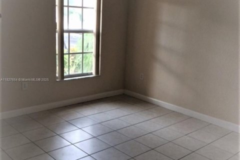 Townhouse in Homestead, Florida 3 bedrooms, 127.09 sq.m. № 1799280 - photo 4