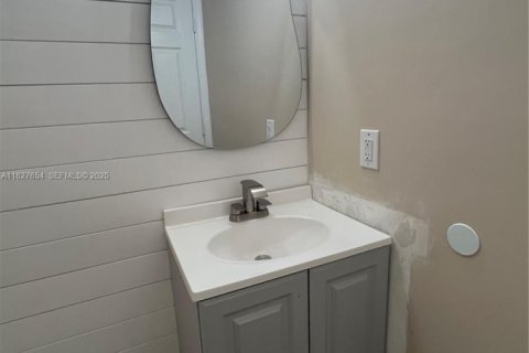 Townhouse in Homestead, Florida 3 bedrooms, 127.09 sq.m. № 1799280 - photo 10