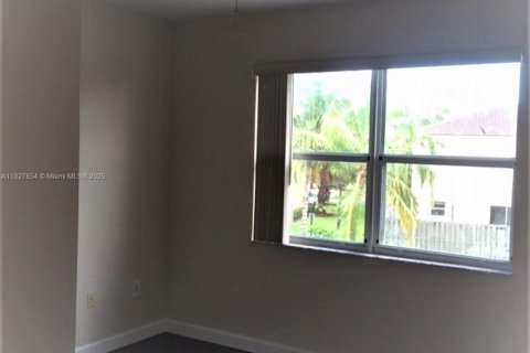 Townhouse in Homestead, Florida 3 bedrooms, 127.09 sq.m. № 1799280 - photo 5