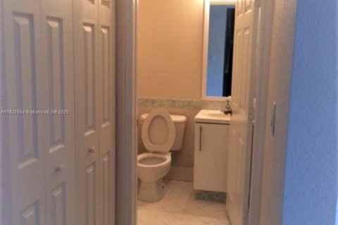 Townhouse in Homestead, Florida 3 bedrooms, 127.09 sq.m. № 1799280 - photo 8