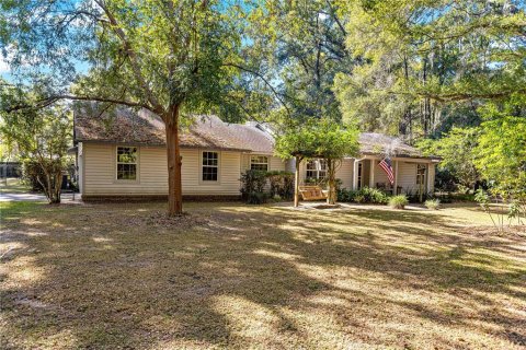 House in Ocala, Florida 3 bedrooms, 192.31 sq.m. № 2200930