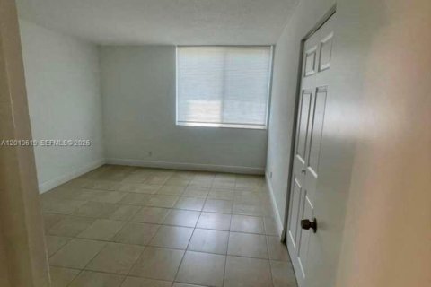 Condo in Miami, Florida, 3 bedrooms № 2076466 - photo 6