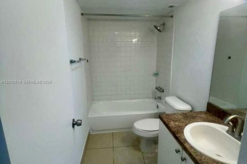 Condo in Miami, Florida, 3 bedrooms № 2076466 - photo 10