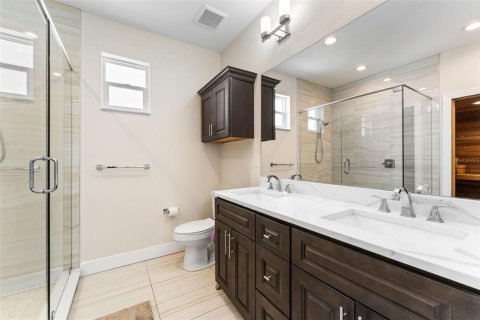Adosado en venta en Tampa, Florida, 3 dormitorios, 209.31 m2 № 2223330 - foto 7