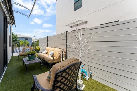 Adosado en venta en Tampa, Florida, 3 dormitorios, 209.31 m2 № 2223330 - foto 29