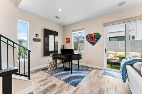 Adosado en venta en Tampa, Florida, 3 dormitorios, 209.31 m2 № 2223330 - foto 25