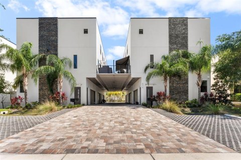 Adosado en Tampa, Florida 3 dormitorios, 209.31 m2 № 2223330