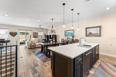 Adosado en venta en Tampa, Florida, 3 dormitorios, 209.31 m2 № 2223330 - foto 18