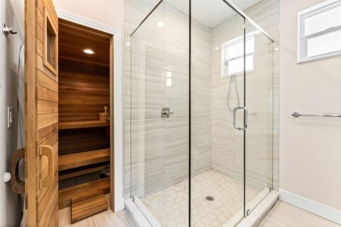 Adosado en venta en Tampa, Florida, 3 dormitorios, 209.31 m2 № 2223330 - foto 8